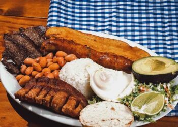 lunch in colombia