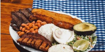 lunch in colombia