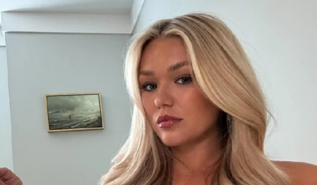 Katie Sigmond Headline Moment 2025