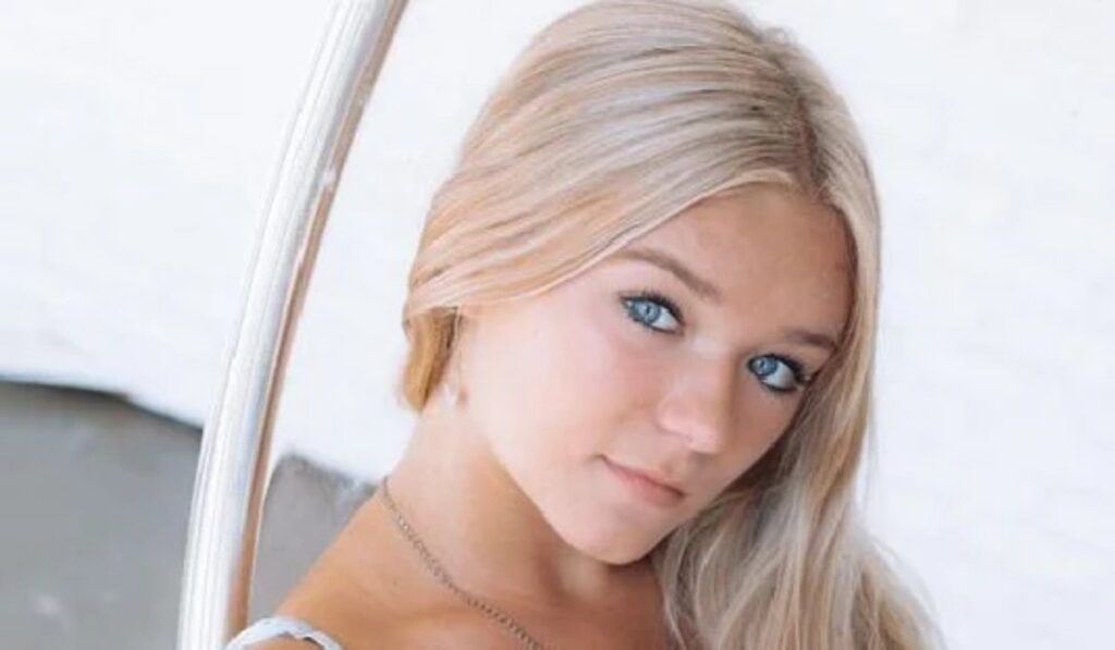 Katie Sigmond Headline Moment 2025